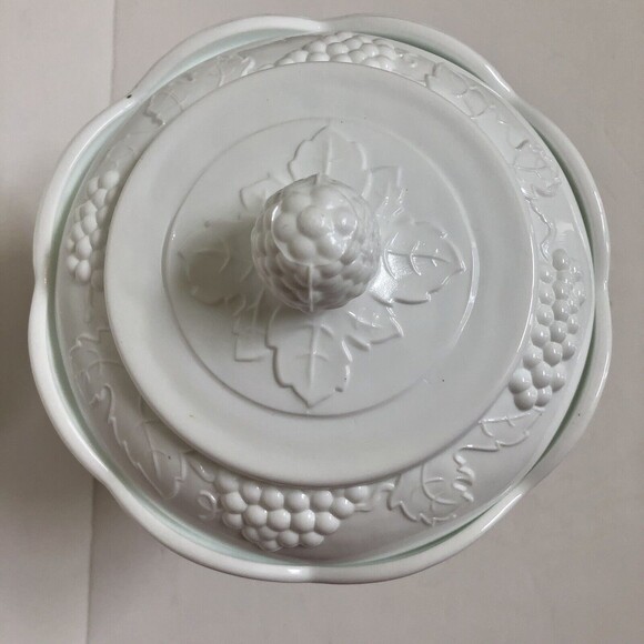 PEDESTAL CANDY DISH MIL GLASS BOWL COVERED GRAPE PATTERN 10" - Picture 5 of 11